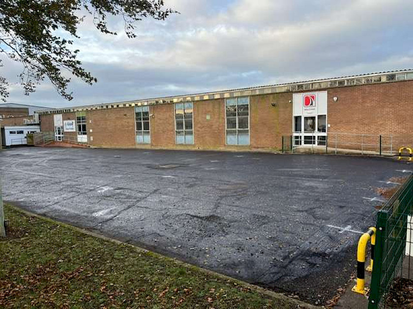 machine lay car park in norwich using a 40mm x 10 mm sma