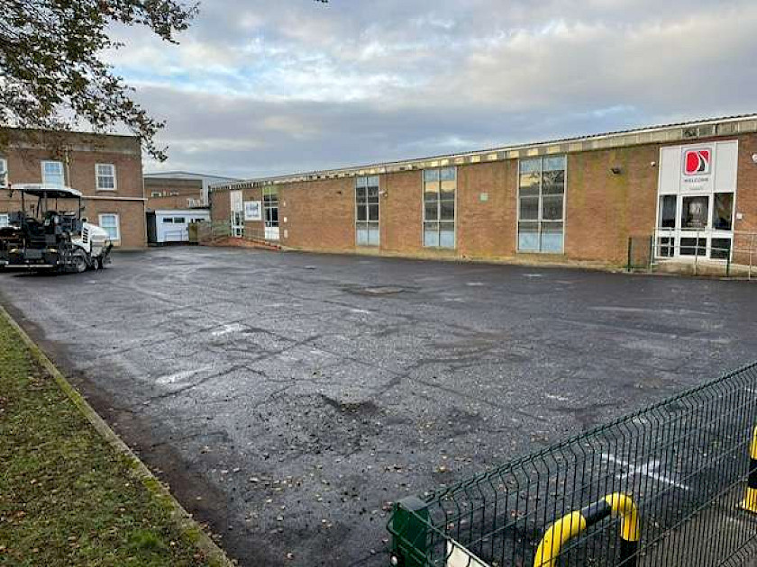 machine lay car park in norwich using a 40mm x 10 mm sma