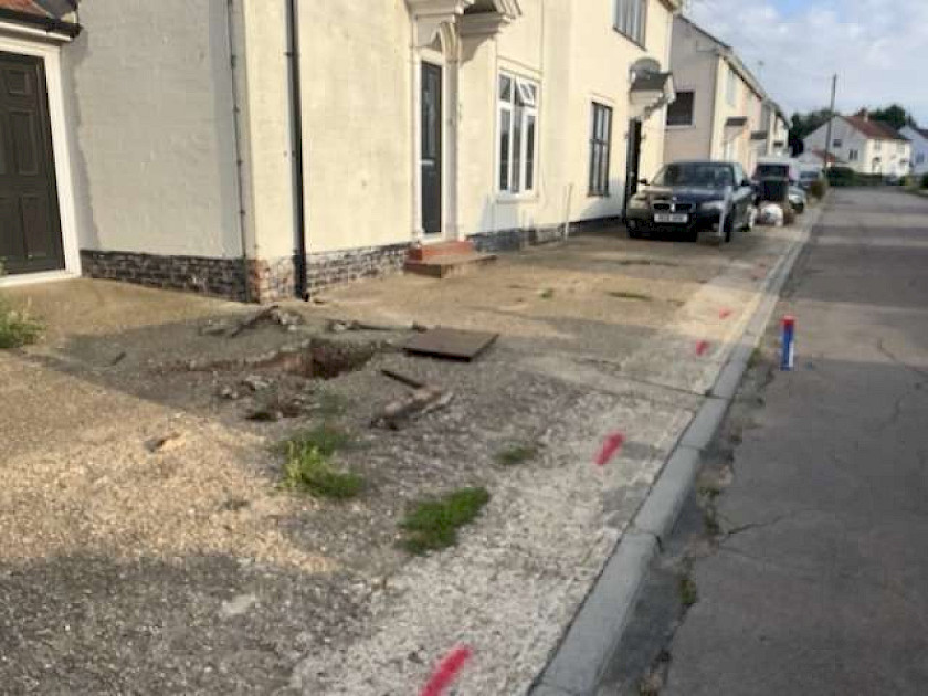 Tarmac overlay of existing concrete using a 6mm sma